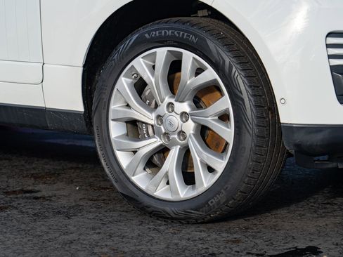 Used 2018 Land Rover Range Rover Supercharged image 24