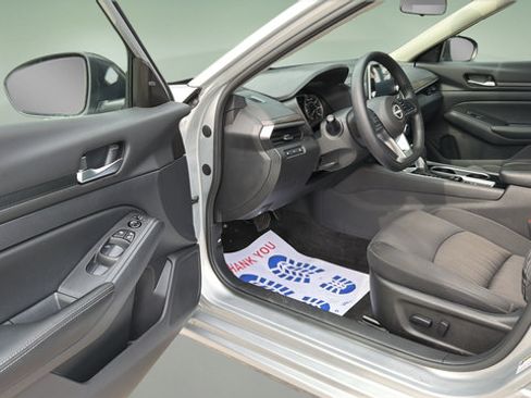 Used 2024 Nissan Altima 2.5 SV AWD/4WD image 10