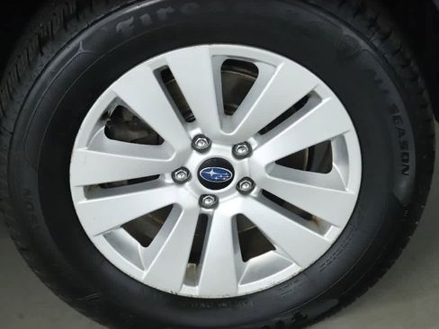 Used 2017 Subaru Outback 2.5i Premium image 9