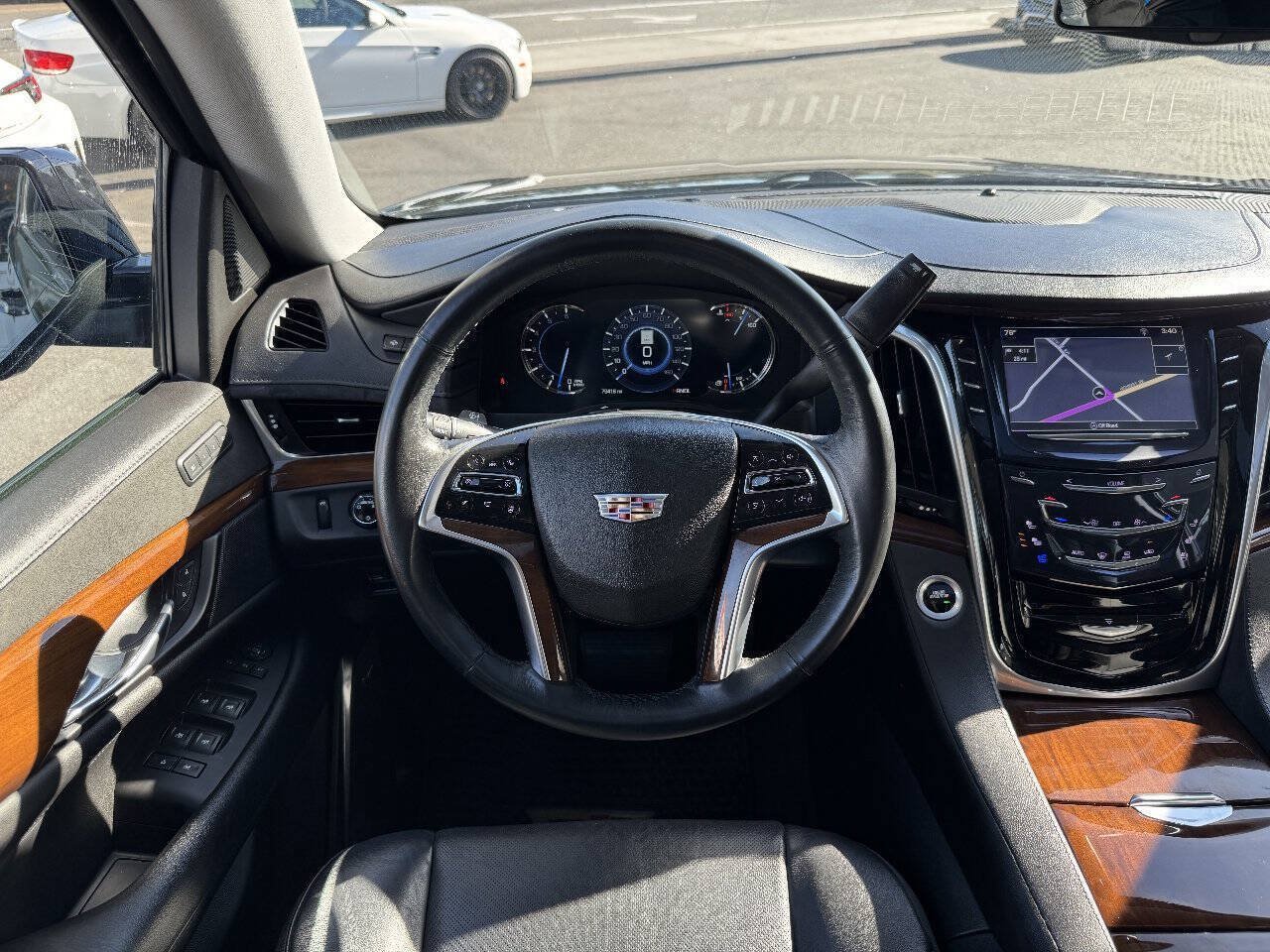 Used 2020 Cadillac Escalade Premium Luxury AWD/4WD image 24