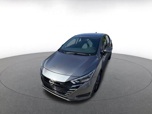 Used 2025 Nissan Versa SV image 7