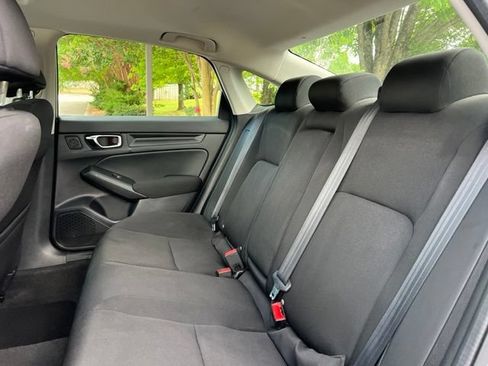 Used 2022 Honda Civic EX image 17