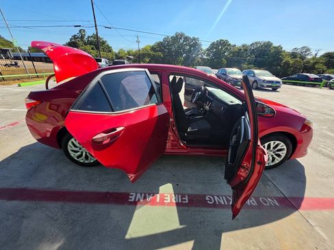 Used 2017 Toyota Corolla LE FWD image 31