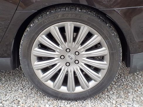 Used 2013 Lincoln MKS image 12