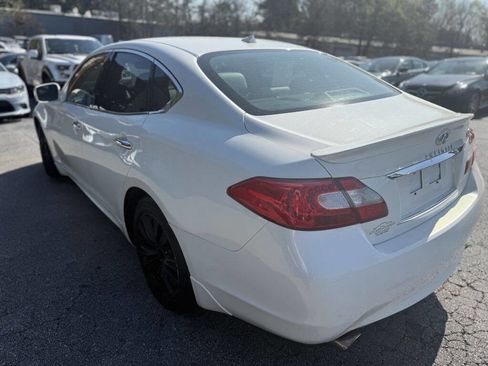 Used 2011 INFINITI M56 Base 4dr Sedan w/ Deluxe Touring Pkg image 4