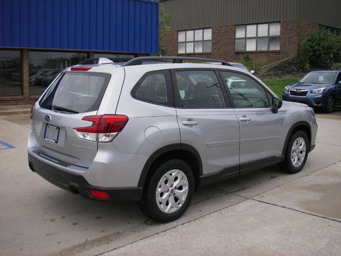 Used 2019 Subaru Forester w/ Alloy Wheel Package AWD/4WD image 5