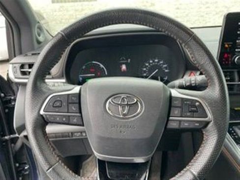 Used 2021 Toyota Sienna XSE w/ XSE Plus Package FWD image 9
