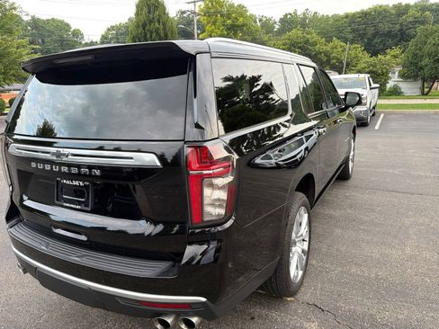 Used 2023 Chevrolet Suburban High Country w/ Premium Package AWD/4WD image 5