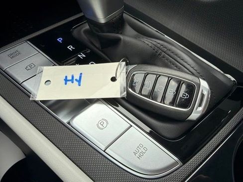 Used 2023 Hyundai Elantra Limited FWD image 32