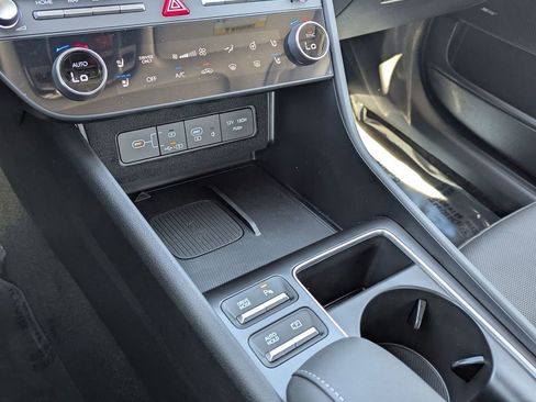 New 2025 Hyundai Sonata Limited image 22