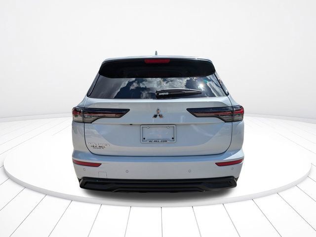 New 2026 Mitsubishi Outlander ES FWD image 5