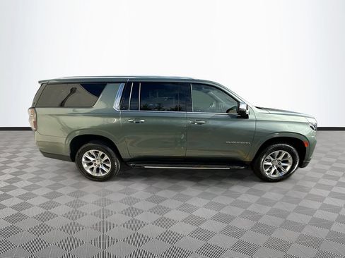 Used 2024 Chevrolet Suburban Premier AWD/4WD image 9