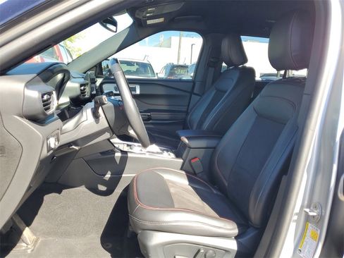 Used 2023 Ford Explorer ST-Line image 11