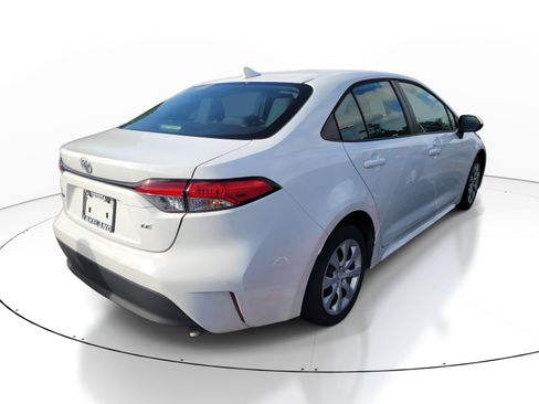 Used 2024 Toyota Corolla LE FWD image 7