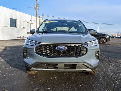 Used 2023 Ford Escape SE w/ PHEV Premium Package image 10
