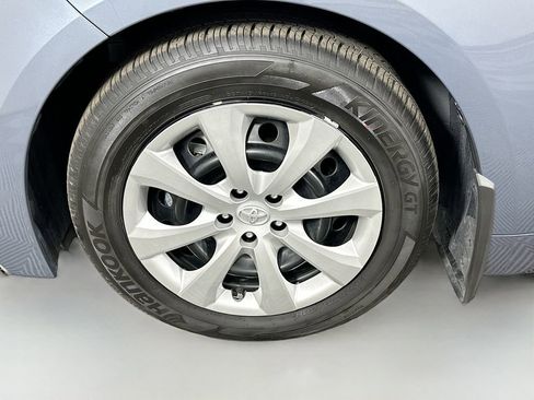 Used 2025 Toyota Corolla LE image 29
