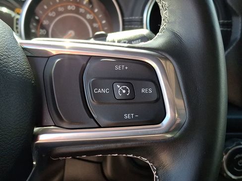 Used 2022 Jeep Wrangler Unlimited Sahara w/ LED Lighting Group AWD/4WD image 23