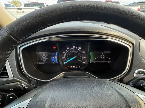 Used 2018 Ford Fusion SE w/ Fusion SE Technology Package FWD image 20