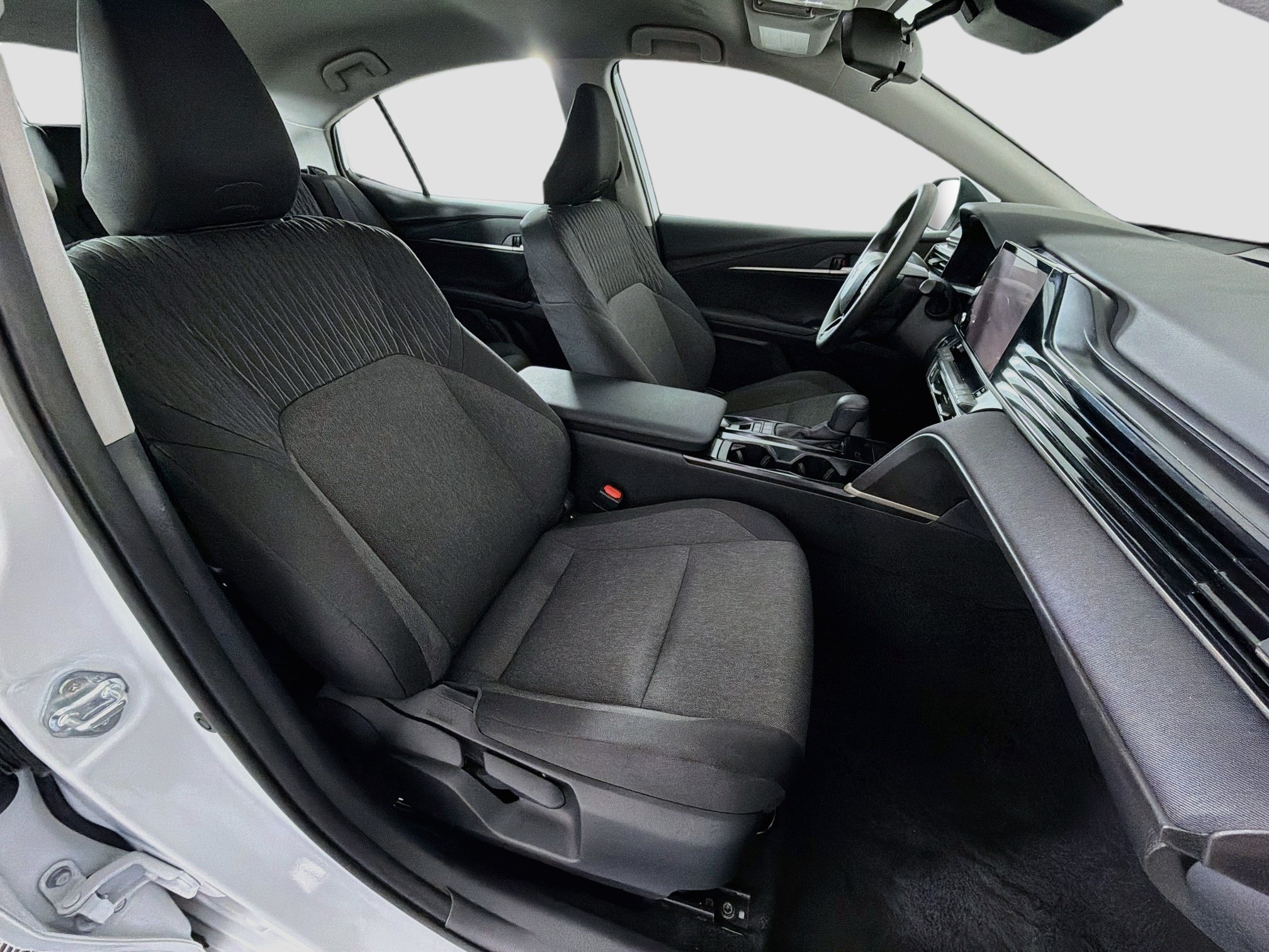 Used 2026 Toyota Camry LE FWD image 30