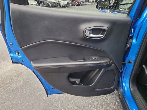 Used 2018 Jeep Compass Latitude image 13