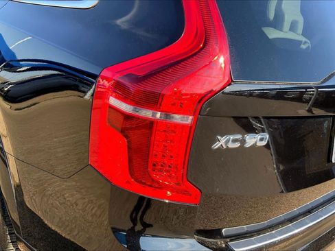 Used 2020 Volvo XC90 T5 Momentum w/ Protection Package Premier FWD image 29