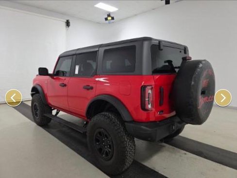 Used 2023 Ford Bronco Badlands image 2