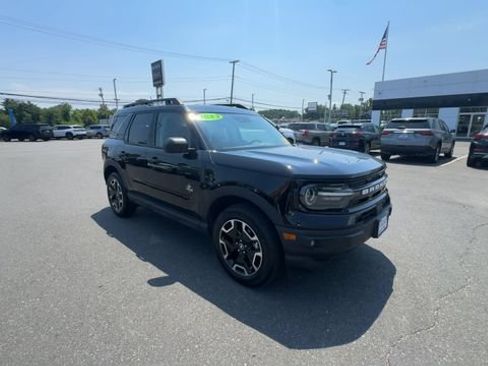 Used 2023 Ford Bronco Sport Outer Banks w/ Tech Package AWD/4WD image 2