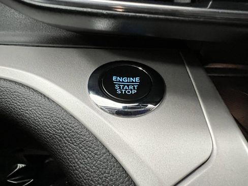 Used 2024 Ford Explorer XLT w/ Equipment Group 202A image 34