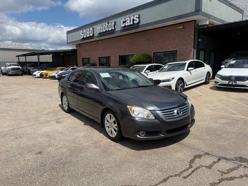 Used 2009 Toyota Avalon XLS FWD image 2
