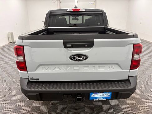 New 2025 Ford Maverick Lariat w/ Black Appearance Package image 9