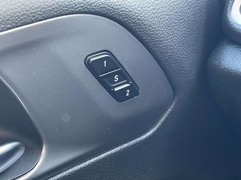 New 2026 Chrysler Pacifica Select image 16