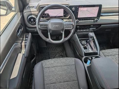 Used 2025 Chevrolet Colorado Z71 AWD/4WD image 8
