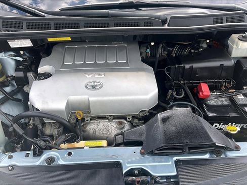 Used 2010 Toyota Sienna XLE FWD image 13