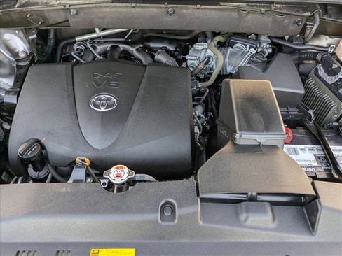 Certified 2018 Toyota Highlander XLE image 26