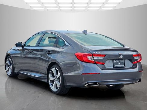 Used 2018 Honda Accord Touring image 4