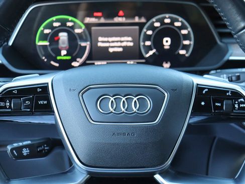 Used 2021 Audi e-tron Premium Plus w/ Premium Plus Package image 30
