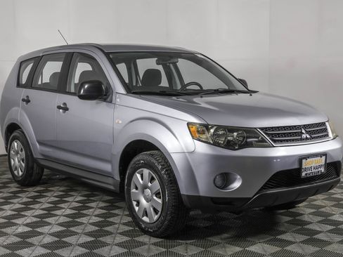 Used 2009 Mitsubishi Outlander ES image 9