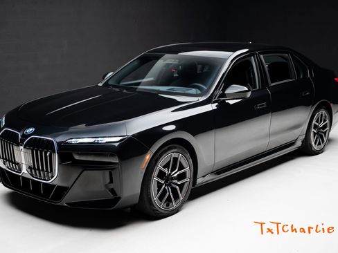 Used 2023 BMW i7 xDrive60 w/ Executive Package 2 AWD/4WD image 1