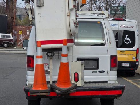 Used 2012 Ford E-350 and Econoline 350 Super Duty RWD image 7