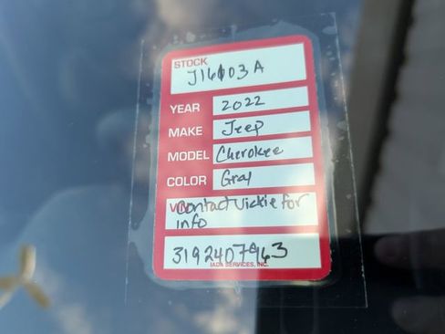 Used 2022 Jeep Cherokee Limited image 44