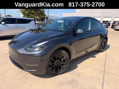 Used 2025 Tesla Model Y AWD image 1