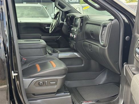 Used 2022 GMC Sierra 2500 AT4 image 17