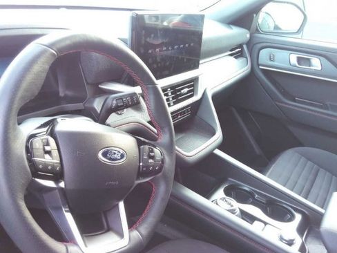 Used 2026 Ford Explorer ST-Line AWD/4WD image 9