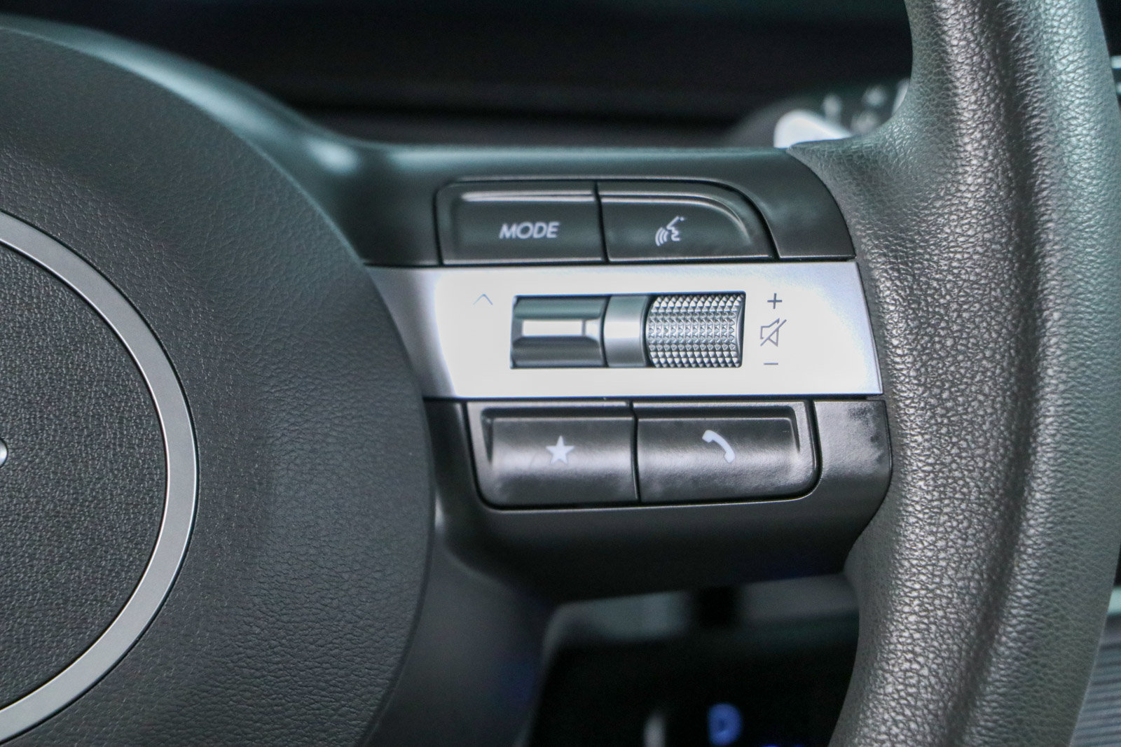 Used 2025 Hyundai Sonata SEL FWD image 14