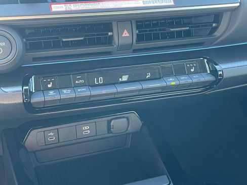 New 2026 Toyota Prius Plug-In Hybrid image 39