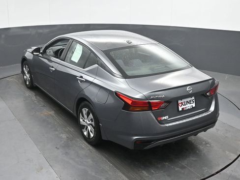 Used 2020 Nissan Altima 2.5 S FWD image 38