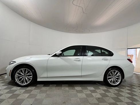Used 2023 BMW 330i xDrive Sedan w/ Premium Package AWD/4WD image 4