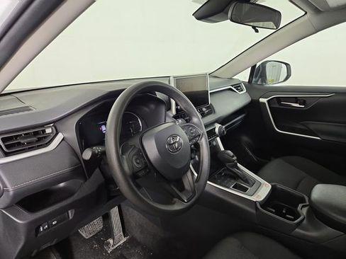 Used 2025 Toyota RAV4 XLE image 14