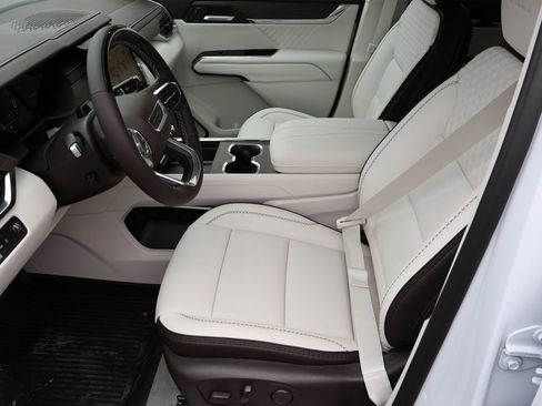 New 2026 GMC Acadia Denali w/ Super Cruise Package image 42