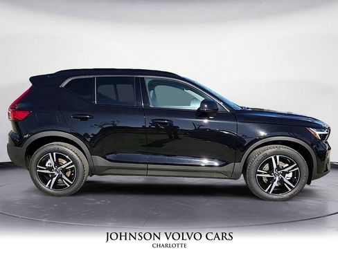 New 2026 Volvo XC40 B5 Core w/ Climate Package image 5